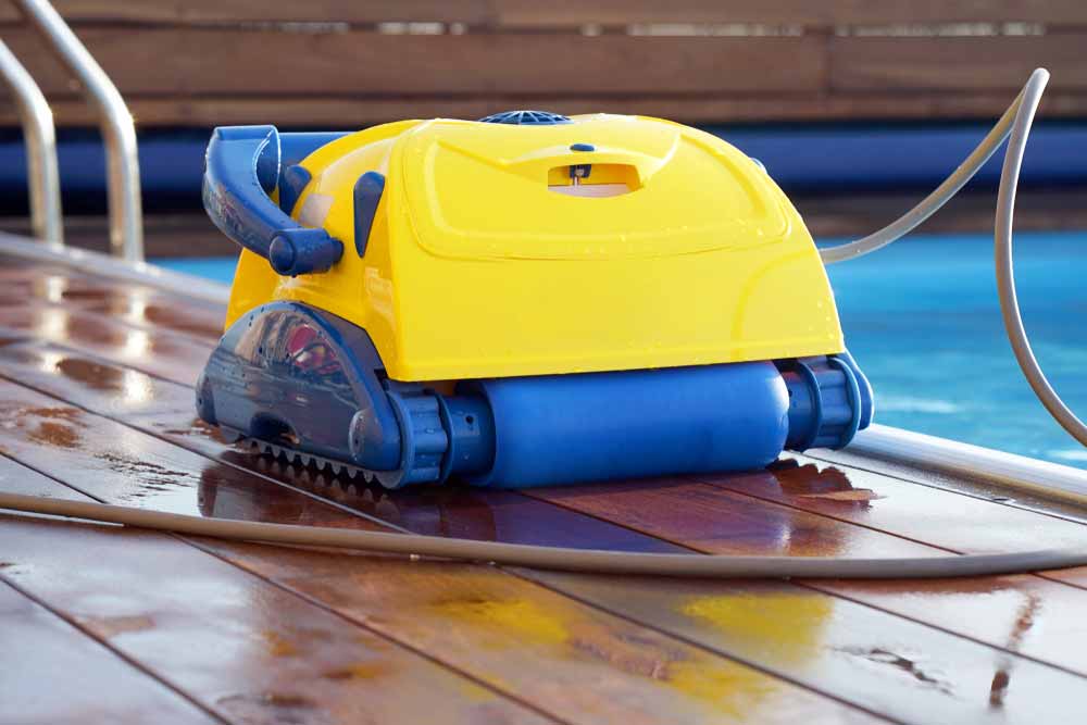 Yellow and blue robot cleaner